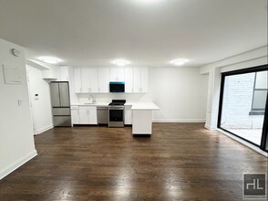 EAST 72 STREET in New York, NY - Building Photo - Building Photo