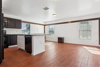 26411 Bertram Rd in Brooksville, FL - Building Photo - Building Photo