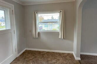 2505 Baker Ave in Everett, WA - Building Photo - Building Photo