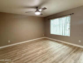 1902 E Sandra Terrace in Phoenix, AZ - Building Photo - Building Photo