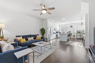 16337-16337 15 Ave in Surrey, BC - Building Photo - Building Photo