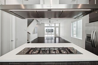 2810 Decker Pl. in Houston, TX - Foto de edificio - Building Photo