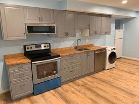 8507 Wolftrap Rd, Unit Vienna unit in Vienna, VA - Building Photo