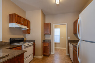 Orange Navy in Orange, TX - Building Photo