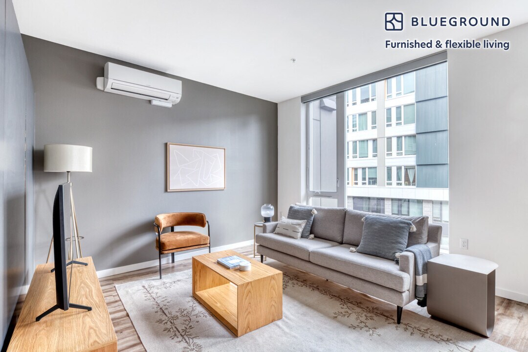 1255 Harrison St-Unit -FL3-ID534 in Seattle, WA - Building Photo