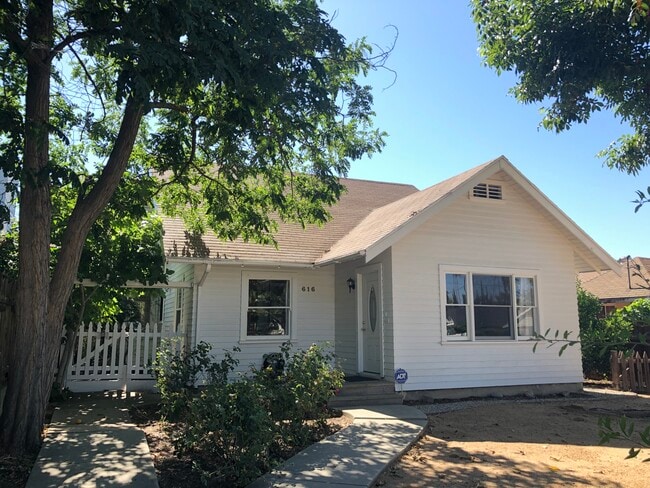 616 N Wilson Ave in Pasadena, CA - Building Photo - Building Photo