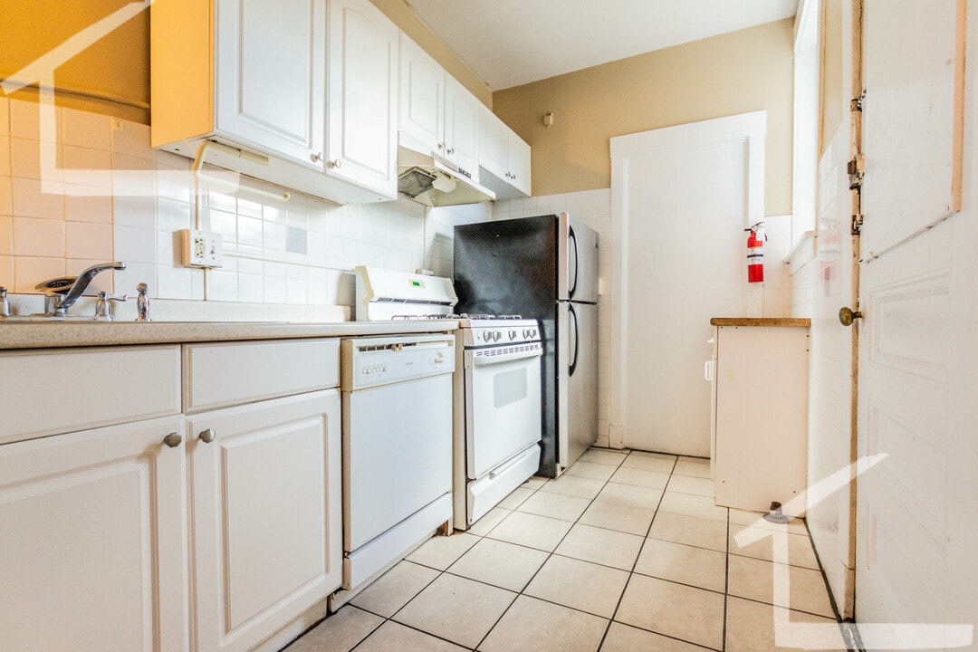 74 Egmont St, Unit 3 in Brookline, MA - Building Photo