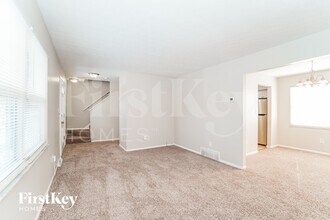 1369 Greenock Rd in Columbus, OH - Foto de edificio - Building Photo