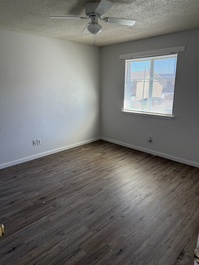 100 Lewis Dr, Unit 11B in Savannah, GA - Foto de edificio - Building Photo