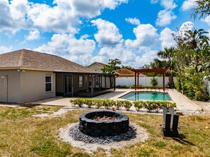 14717 Redcliff Dr in Tampa, FL - Building Photo - Building Photo