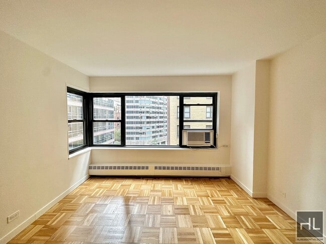 EAST 55 STREET in New York, NY - Building Photo - Building Photo