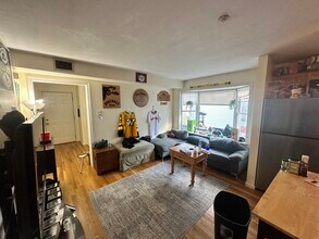 64 Hillside St, Unit 2 in Boston, MA - Building Photo - Building Photo