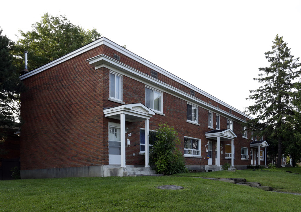 Skyway Homes in Ottawa, ON - Building Photo