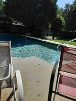 985 Spring Brook Dr in Lawrenceville, GA - Building Photo