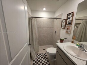 466 NE 12th St in Florida City, FL - Building Photo - Building Photo