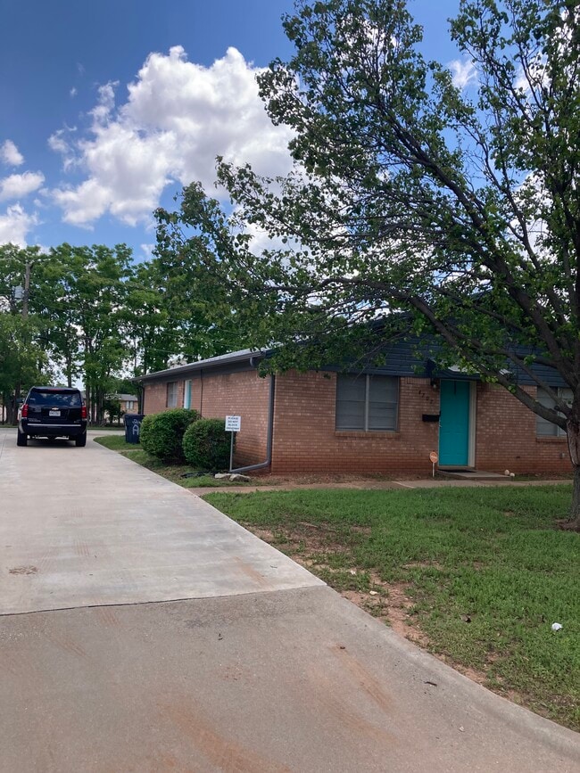 property at 4207 Idlewood Dr
