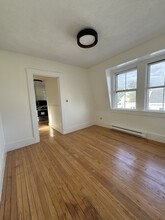 54 Bonair St, Unit 1A in Somerville, MA - Foto de edificio - Building Photo