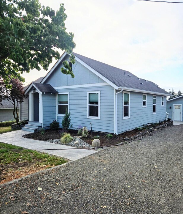 523 19th St in Port Townsend, WA - Building Photo