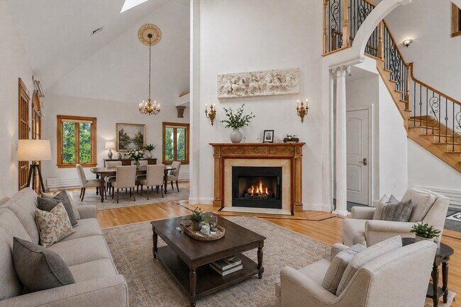 24 Carthay Cir in Newton, MA - Building Photo - Building Photo