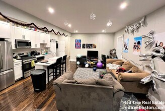 33 Wigglesworth St, Unit 1 in Boston, MA - Foto de edificio - Building Photo