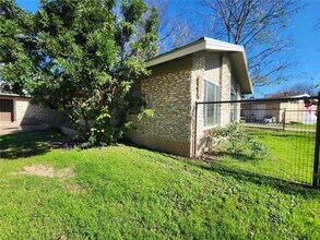 2708 St Edwards Cir in Austin, TX - Building Photo - Building Photo