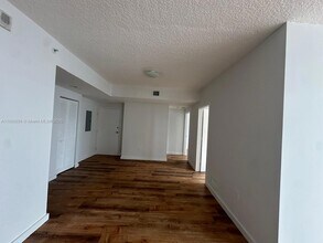 601 NE 23rd St, Unit PH02 in Miami, FL - Building Photo - Building Photo