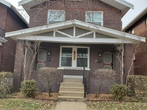 4938 Tholozan Ave, Unit A - 2nd Floor in St. Louis, MO - Building Photo - Building Photo