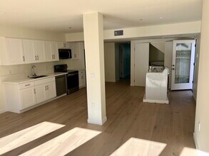 2520 5th St, Unit B in Santa Monica, CA - Building Photo - Building Photo