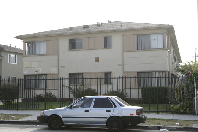 6114 S Victoria Ave in Los Angeles, CA - Building Photo - Building Photo