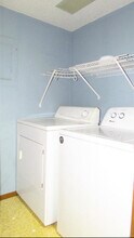 1508 Summer Run Dr, Unit 302 in Florissant, MO - Building Photo - Building Photo