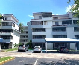 8275 SW 152nd Ave in Miami, FL - Building Photo - Building Photo