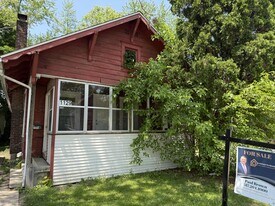 1129 N Martin Luther King Jr Blvd in Lansing, MI - Building Photo