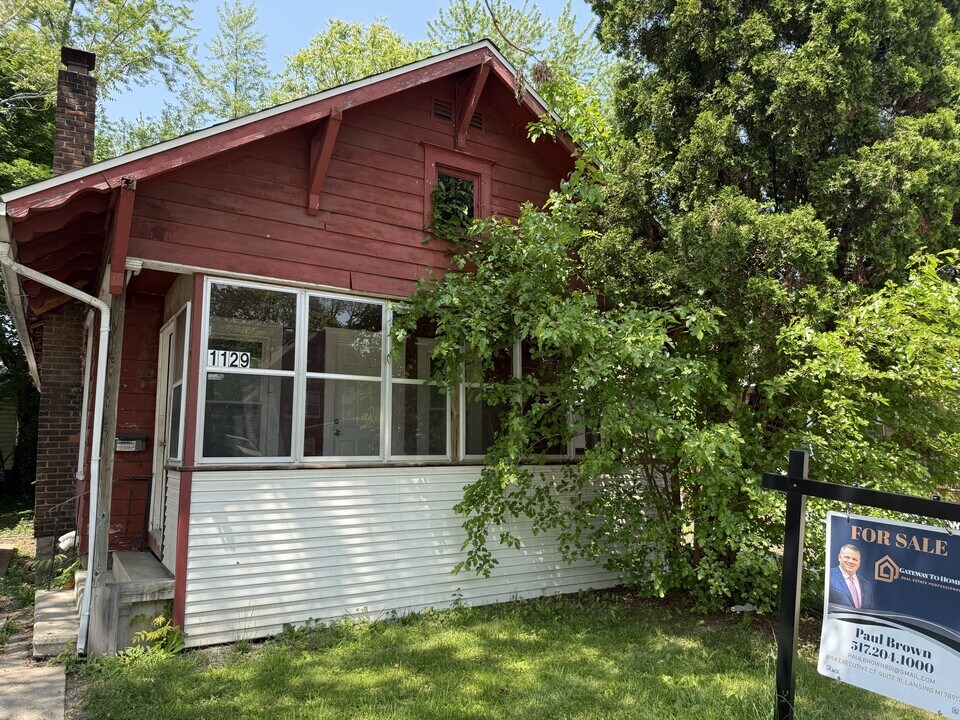 1129 N Martin Luther King Jr Blvd in Lansing, MI - Building Photo