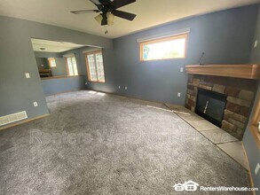 2100 Meadow Chase Ln in Des Moines, IA - Building Photo - Building Photo