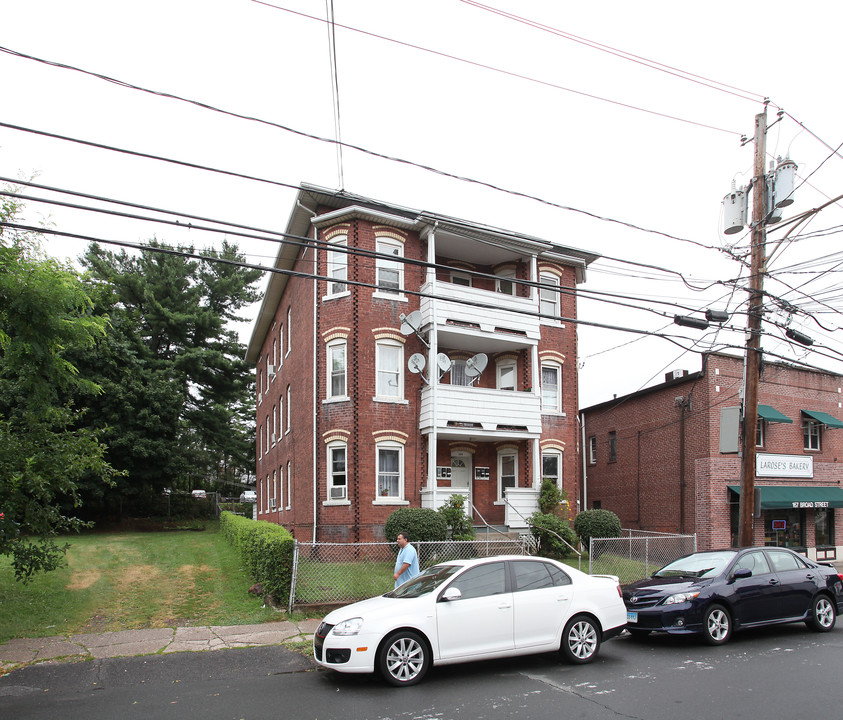 173 Broad St in New Britain, CT - Foto de edificio