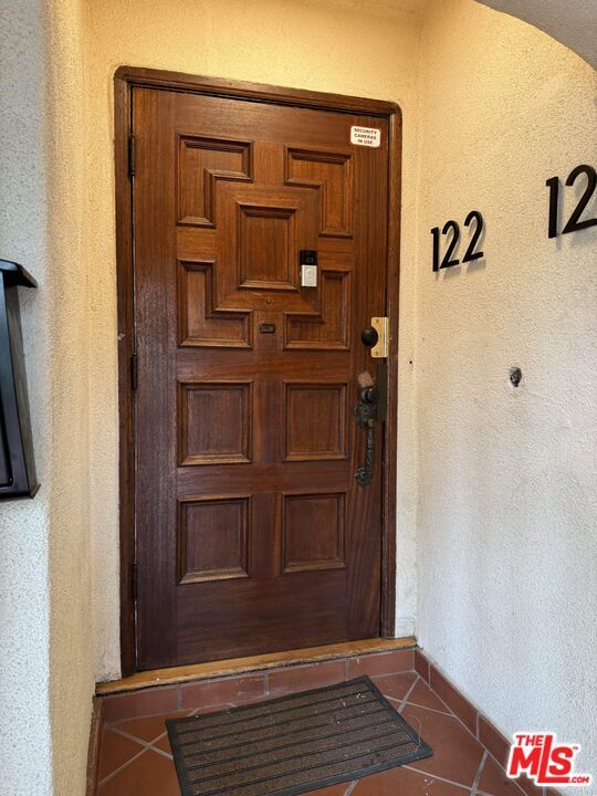 122 N Orange Dr in Los Angeles, CA - Building Photo - Building Photo