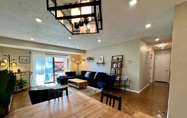 41 Centre St, Unit 106 in Brookline, MA - Building Photo - Building Photo