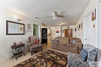 201 W 1st St in La Feria, TX - Foto de edificio - Building Photo