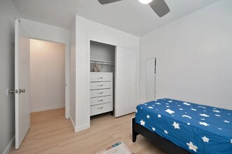 6431 Benning St in Orangevale, CA - Foto de edificio - Building Photo