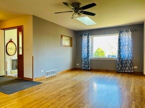 37020 N Helen Dr in Lake Villa, IL - Building Photo - Building Photo