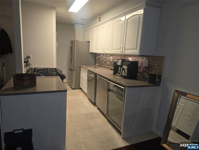 150 Overlook Ave in Hackensack, NJ - Building Photo - Building Photo