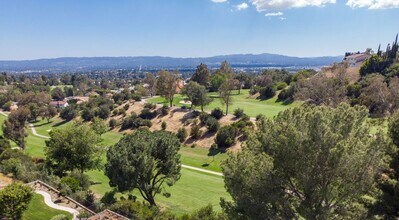 11723 Porter Valley Dr in Los Angeles, CA - Building Photo - Building Photo