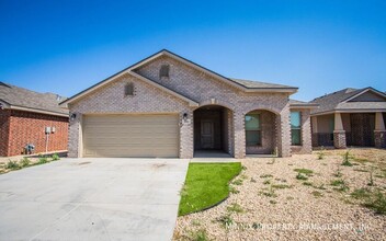 2005 Kirksey Ave in Lubbock, TX - Foto de edificio - Building Photo