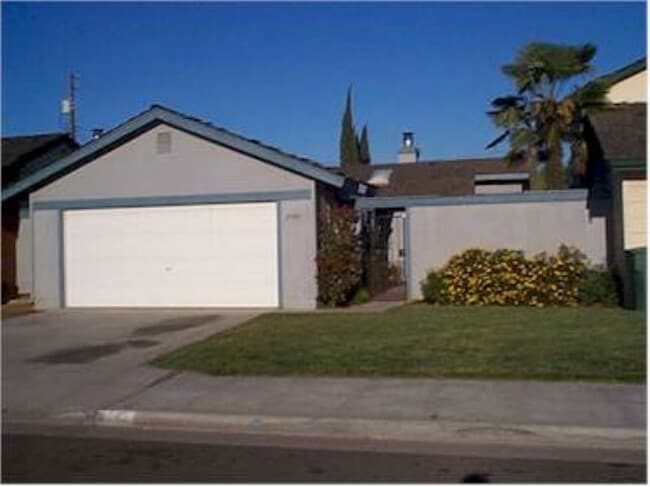property at 2742 N Selland Ave