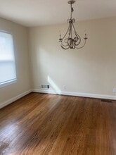 3188 Valley Park Dr in Vestavia, AL - Foto de edificio - Building Photo