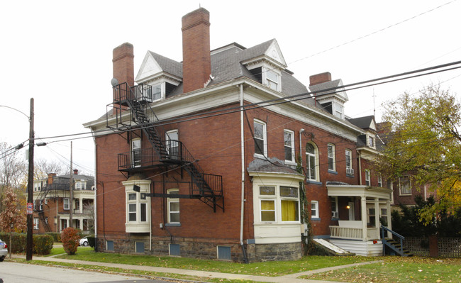 5623 Stanton Ave in Pittsburgh, PA - Building Photo - Building Photo