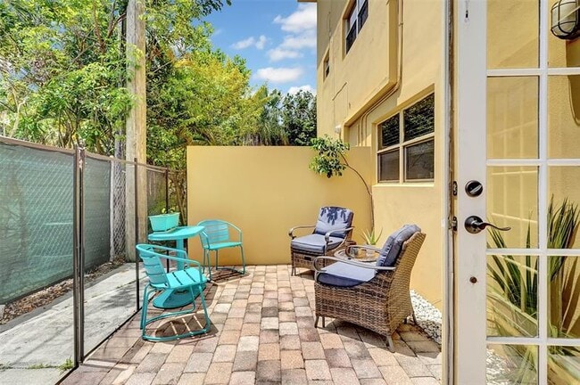 744 NE 14th Ave in Fort Lauderdale, FL - Building Photo - Building Photo