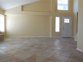 822 Schooner Dr in Henderson, NV - Building Photo - Building Photo