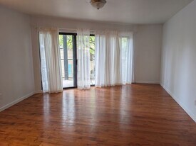 910 NW Naito Pky, Unit 910-I8 in Portland, OR - Building Photo