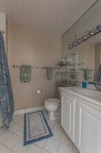 345 N La Salle Dr, Unit 1207 in Chicago, IL - Building Photo - Building Photo